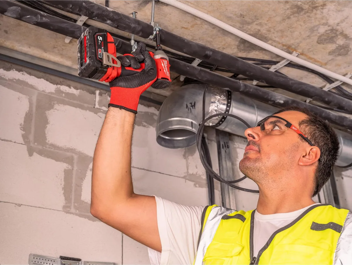 Акумуляторний ударний гвинтоверт Milwaukee M18 BLIDRC-0, 18В, 190Нм, 0-3600 об/хв, 1.3 кг, без батареї та зарядного пристрою.