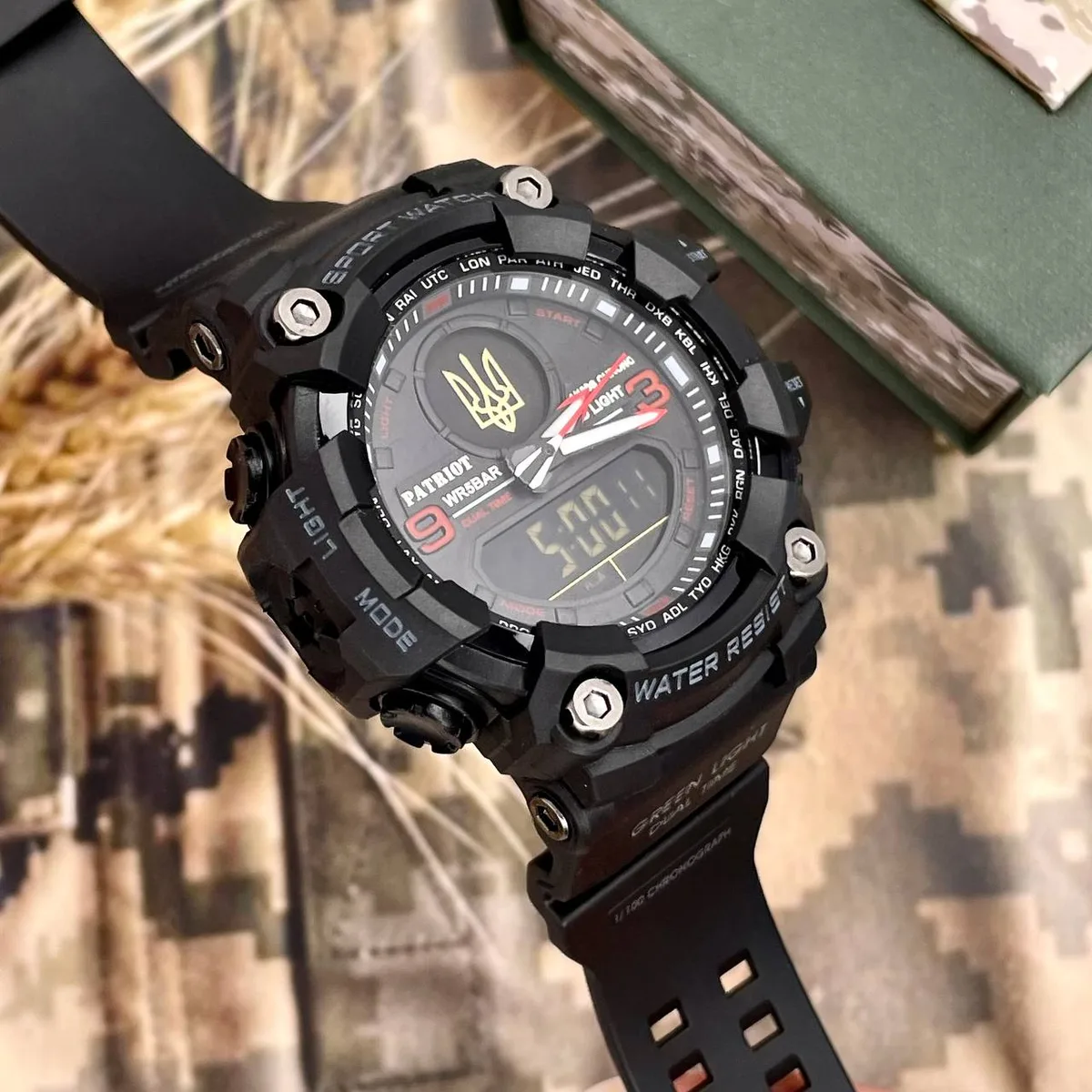 Наручні годинники Patriot полімер чорні з червоним 50 м