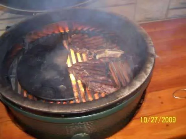 Керамическое полукруг Big Green Egg L 46х26 см Белое