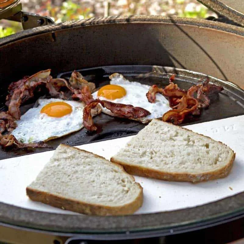 Керамическое полукруг Big Green Egg L 46х26 см Белое