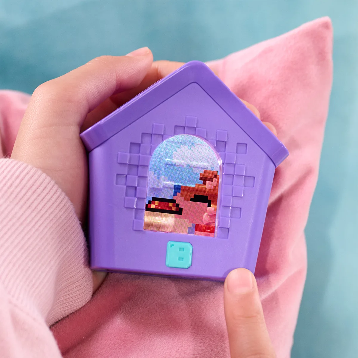 Интерактивная игрушка Bitzee комбинированные материалы 7.6х4.5х7.65 см