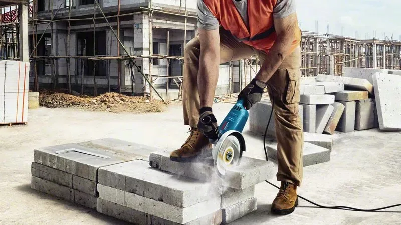 Шлифмашина угловая Bosch 2200Вт 230мм 6500об/мин для обработки металла и бетона болгарка 5,4кг