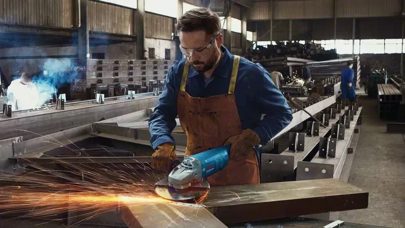 Шлифмашина угловая Bosch 2200Вт 230мм 6500об/мин для обработки металла и бетона болгарка 5,4кг