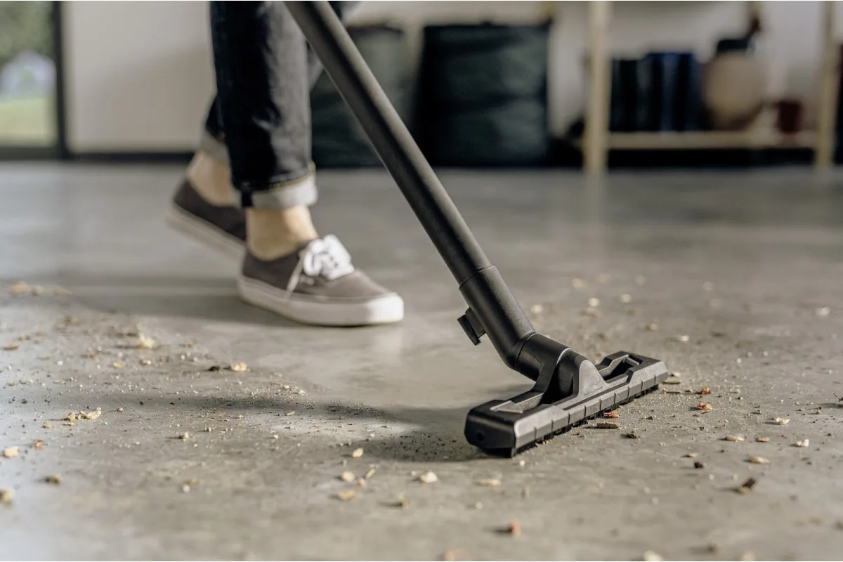 Пилосос Karcher пластиковий контейнер 20л 1000Вт 6.8кг для сухого та вологого прибирання