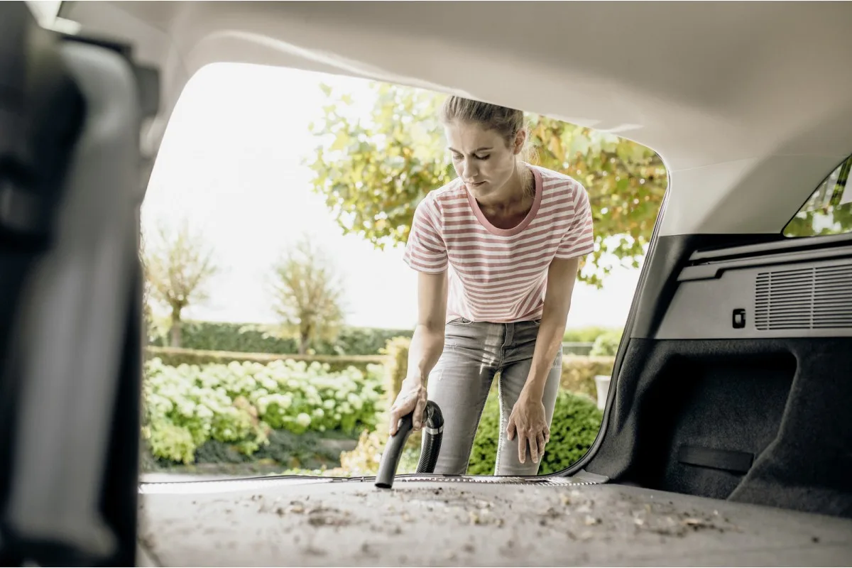 Пилосос Karcher пластиковий контейнер 20л 1000Вт 6.8кг для сухого та вологого прибирання