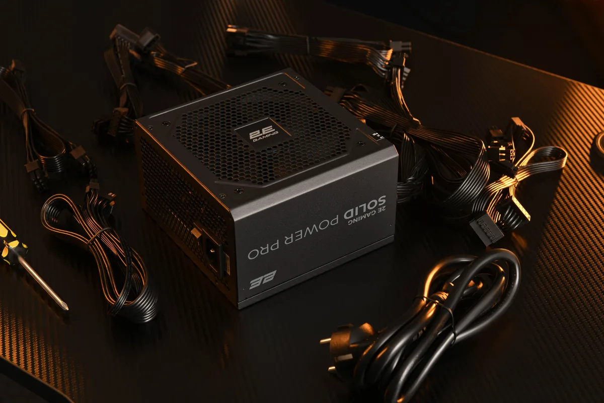 Блок живлення 2E GAMING Solid Power Pro ATX3.1 GEN5.0  (850W), >85%, 80+ Bronze, 120мм, 1xMB 24pin(20+4), 2xCPU 8pin(4+4), 3xMolex, 6xSATA, 4xPCIe 8pin(6+2), 1xPCIe GEN5 16pin, Semi Modular