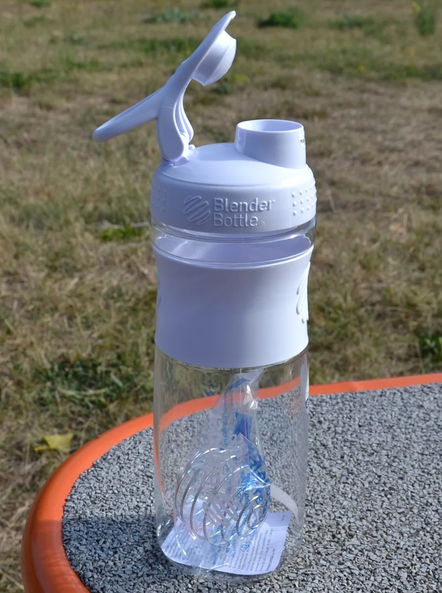 Шейкер BlenderBottle Tritan 820 мл Білий