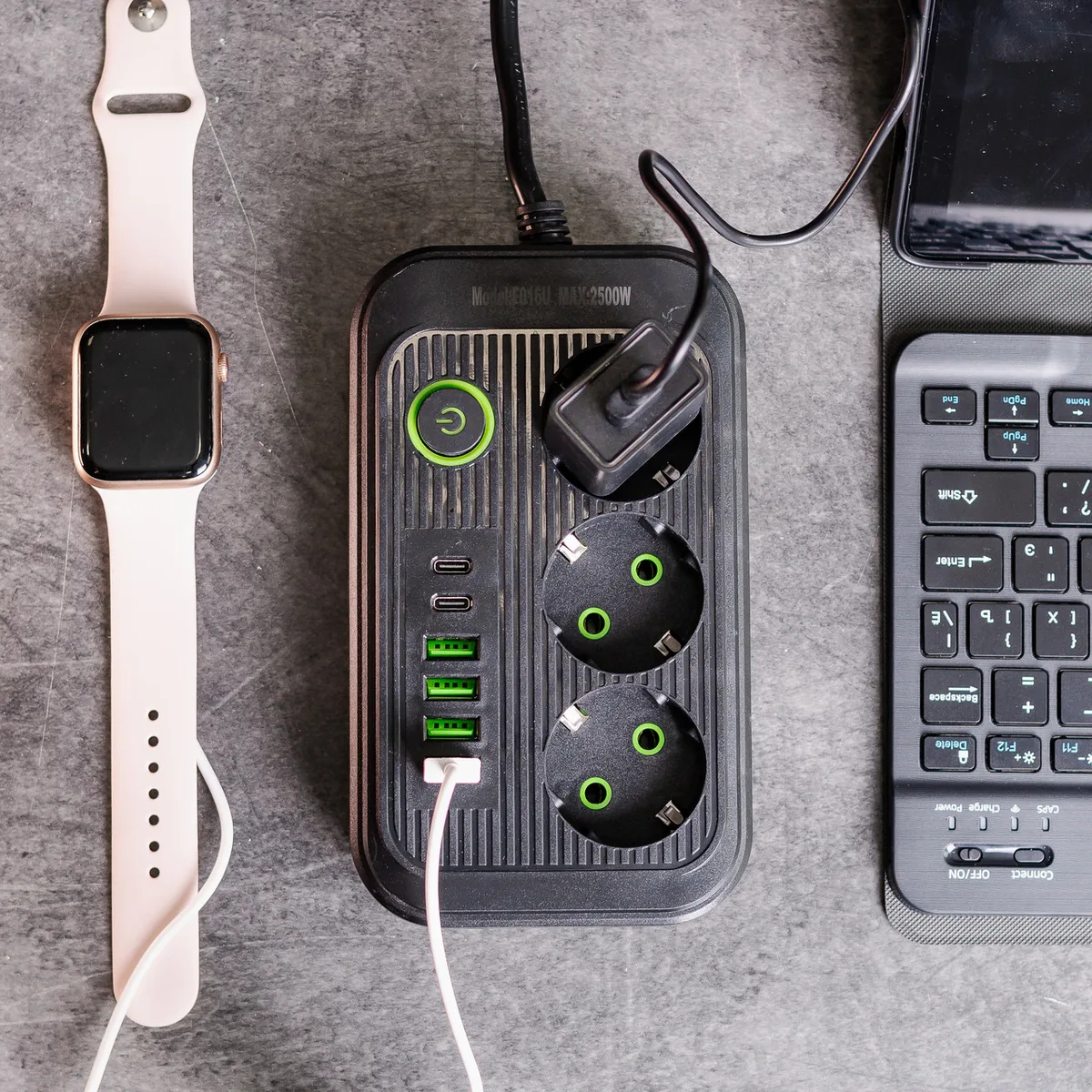 Сетевой фильтр удлинитель 3 розетки 4 USB 2 Type-C 4.75 м Черный ABS-Пластик