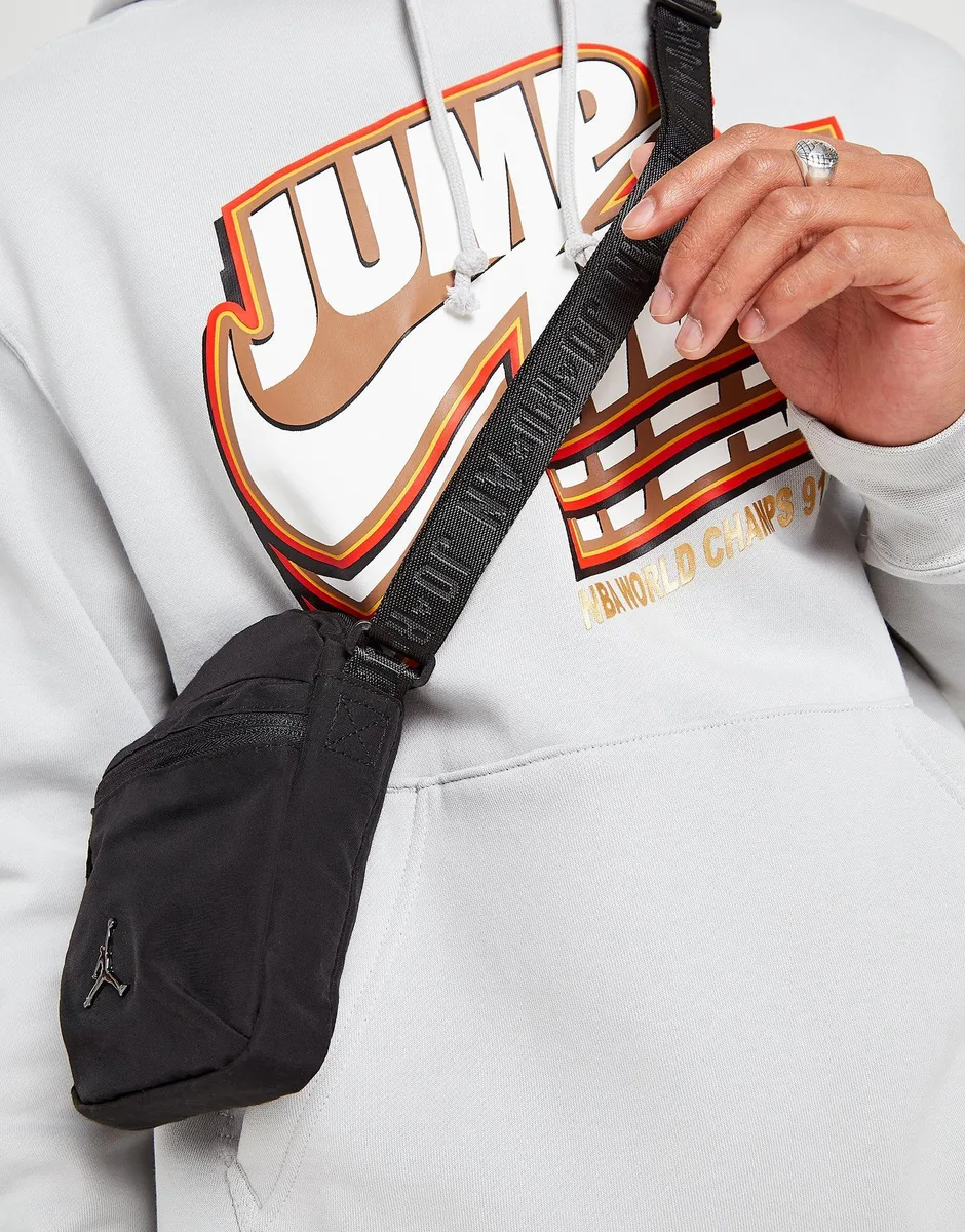 Сумка крос-боді NIKE 100% поліестер 17х12,5х3 см чорна