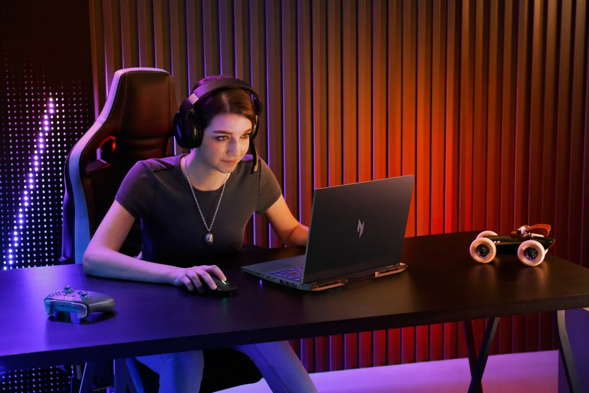 Ноутбук Acer Nitro 14 14.5 дюйм чорний AMD Ryzen 5 16GB SSD 512GB NVIDIA GeForce RTX 4050