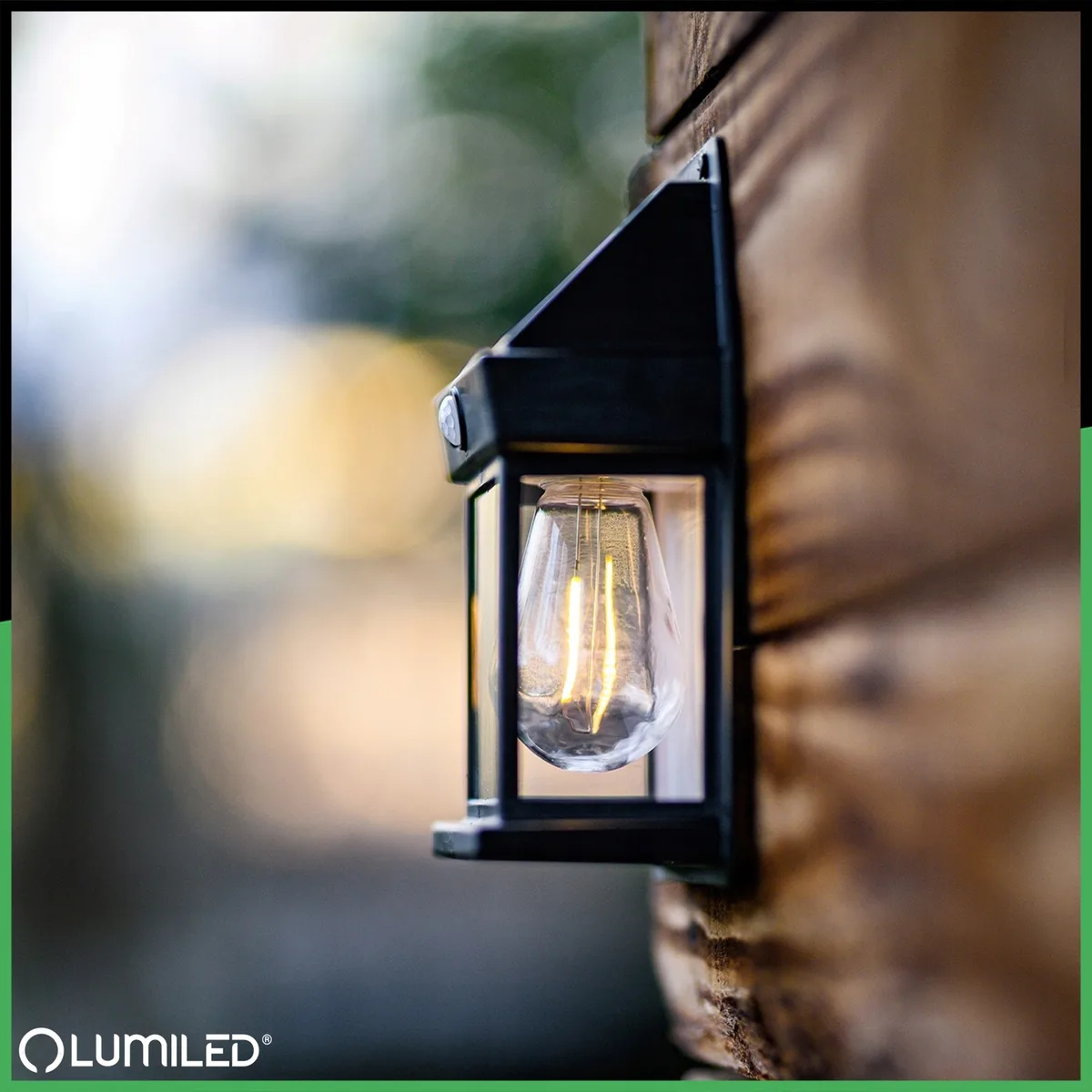 Сонячний LED світильник LumiLED пластик чорний 12х17х5,8 см 3000K з датчиком руху