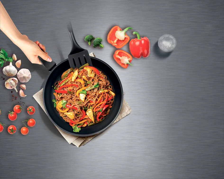 Сковорода ВОК Tefal XL Intense, 28 см, з алюмінію, чорного кольору.