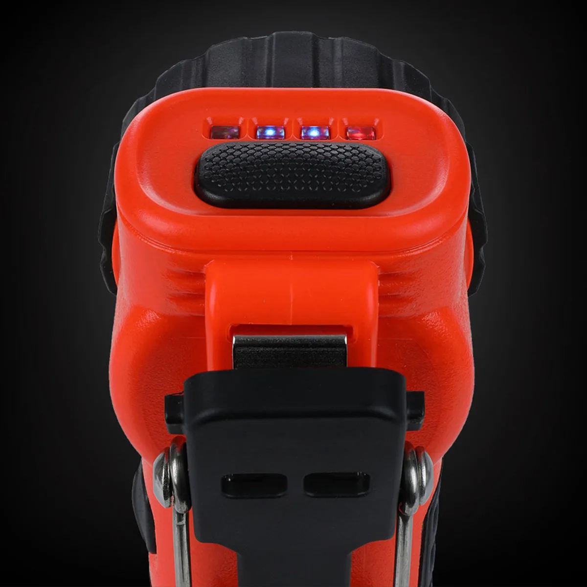Фонарь пожарный Mactronic 240 Лм красный пластик 177х64х67 мм