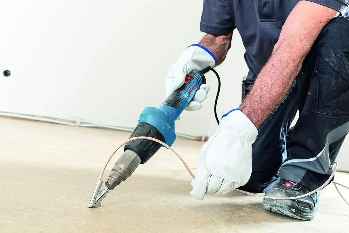 Фен для строительства Bosch Professional GHG 20-60, 2000 Вт, температурный диапазон 50-630°C, поток воздуха 150-500 л/мин, вес 0,89 кг