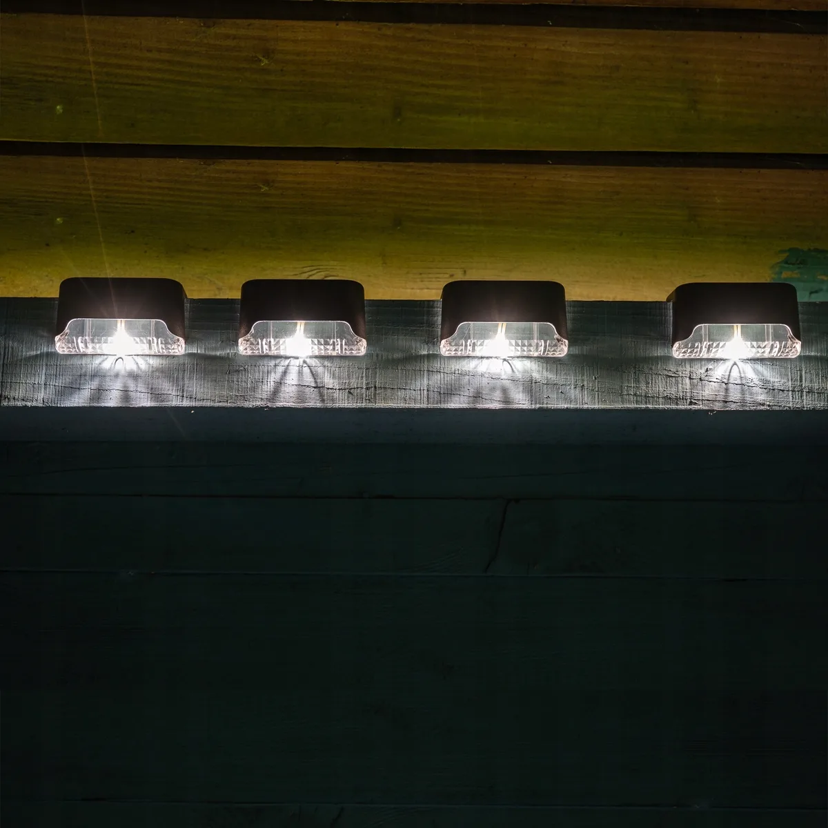 Сонячні LED світильники LumiLED 4 шт пластик чорний 7,8х4,5х4,2 см