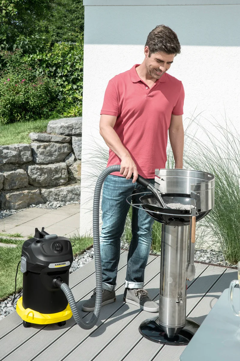 Пилосос для золи Karcher AD 4 Premium, об'єм контейнера 17 л, вага 5.3 кг.