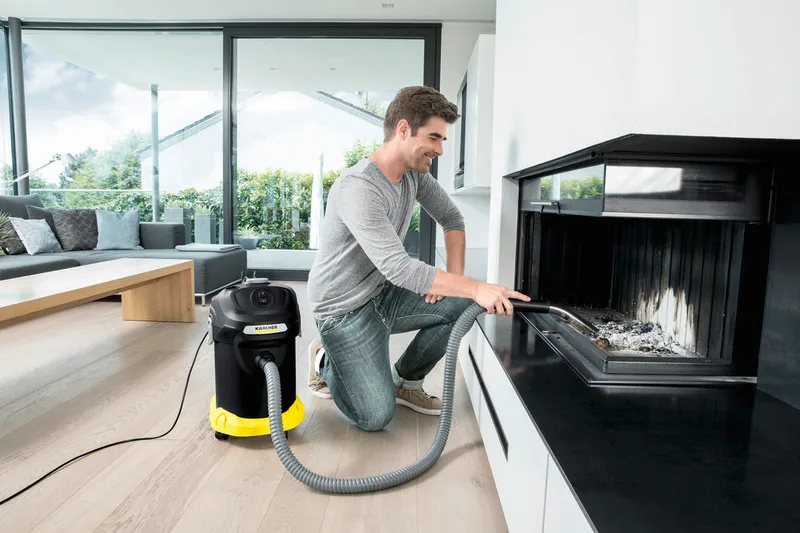 Пилосос для золи Karcher AD 4 Premium, об'єм контейнера 17 л, вага 5.3 кг.