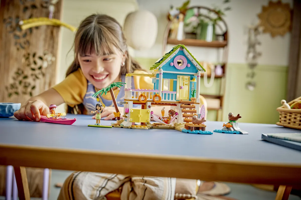 Конструктор LEGO Friends  Пляжний будиночок з морськими котиками