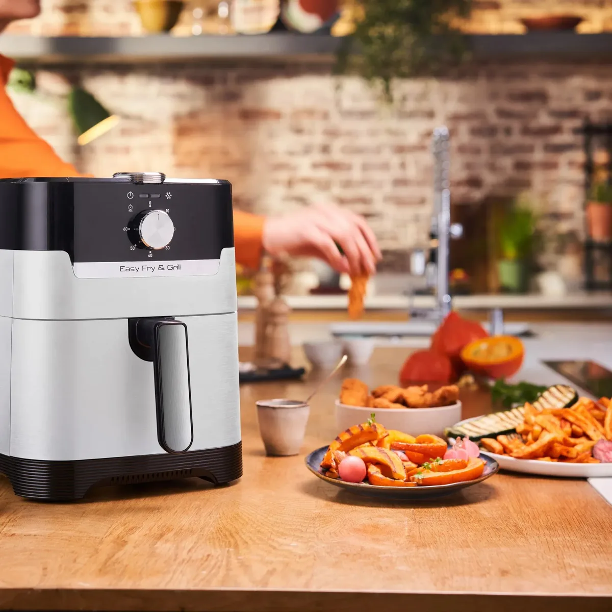 Мультипіч Tefal EasyFry&Grill, 1550Вт, чаша-4.2л, механічне керув., від 80°C до 200°C, пластик, чорний-світло-сірий