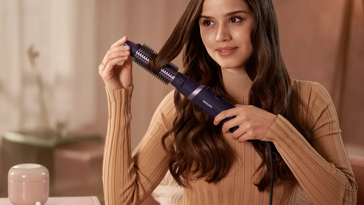 Фен-щітка Philips 3000 Series, 800Вт, з іонізацією, 3 насадки, фіолетового кольору.