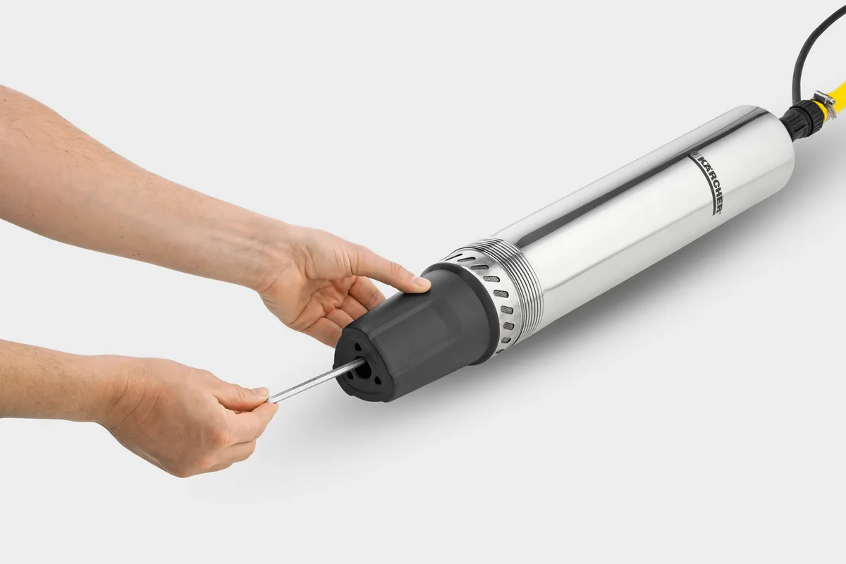 Свердловинний насос Karcher ВР 4 для глибоких колодязів, потужність 700Вт, продуктивність 4600л/г, висота підйому 43м, тиск 4.3бар