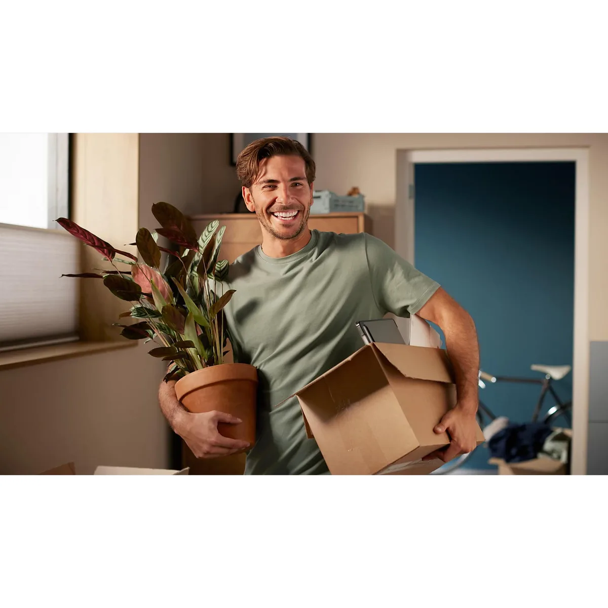 Електрична зубна щітка Philips Sonicare 6100 Series, 62 тис. коливань/хв, 1 насадка, футляр, синій.