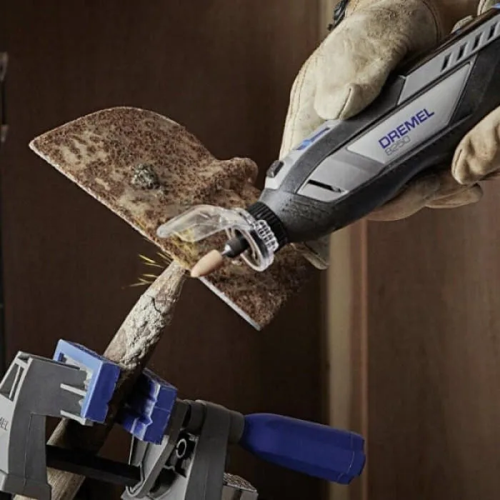 Акумуляторна шліфувально-гравірувальна машина Dremel 8250-5/65 12В 2х2А·год 5000-30000 об/хв з кейсом, вага 0.59 кг.
