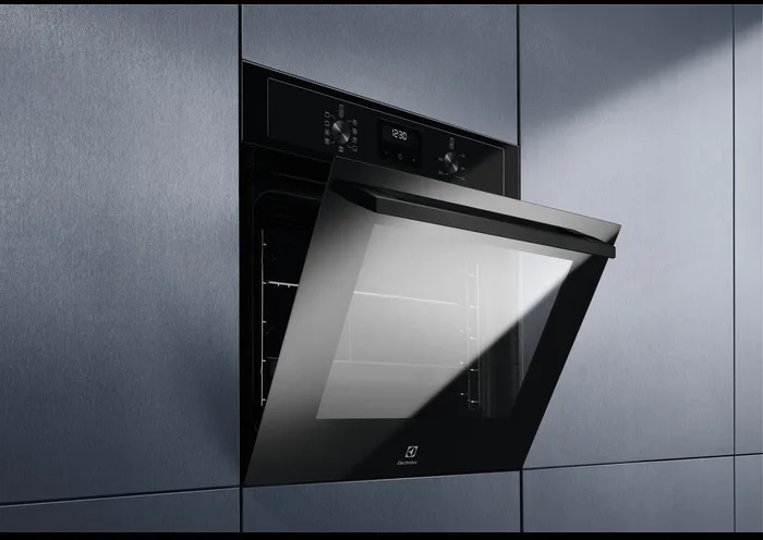 Духова шафа Electrolux електрична 65л конвекційна чорна для приготування їжі гриль та випічки
