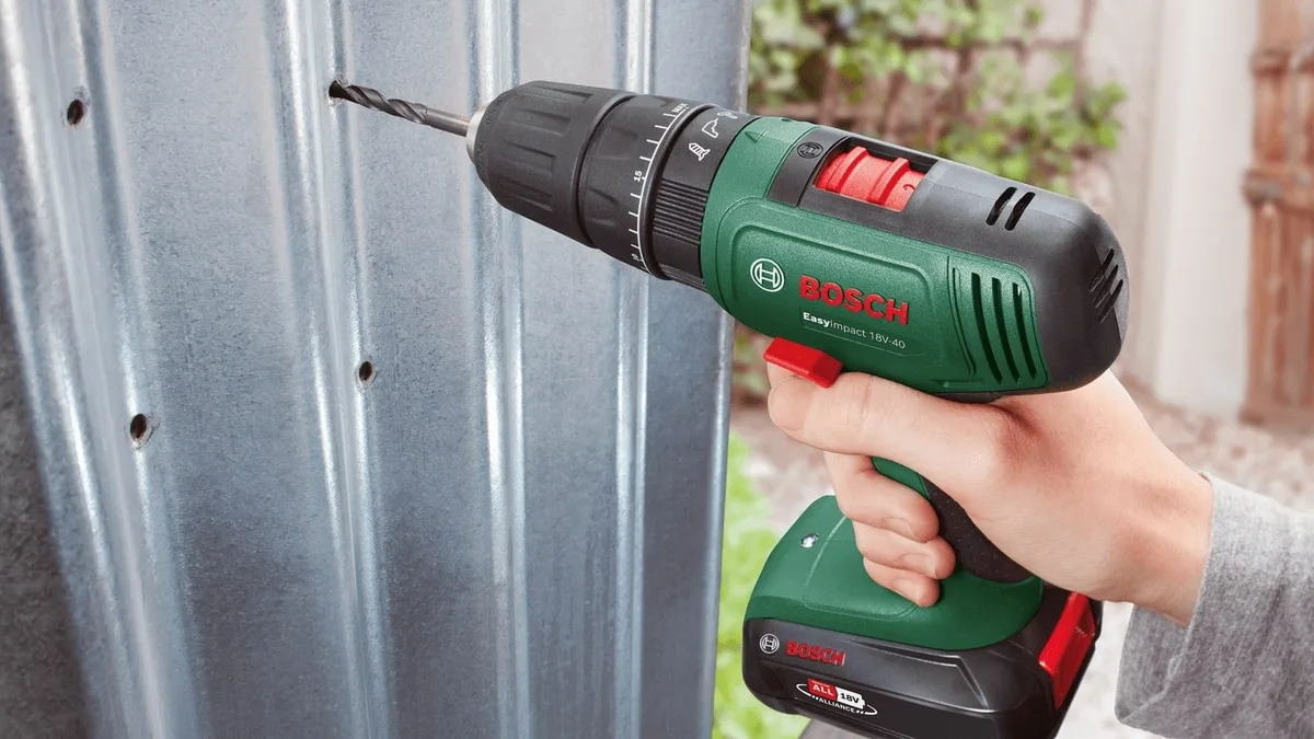 Акумуляторний дриль-шуруповерт Bosch 18 В 1,5 А·год 1,4 кг чорний