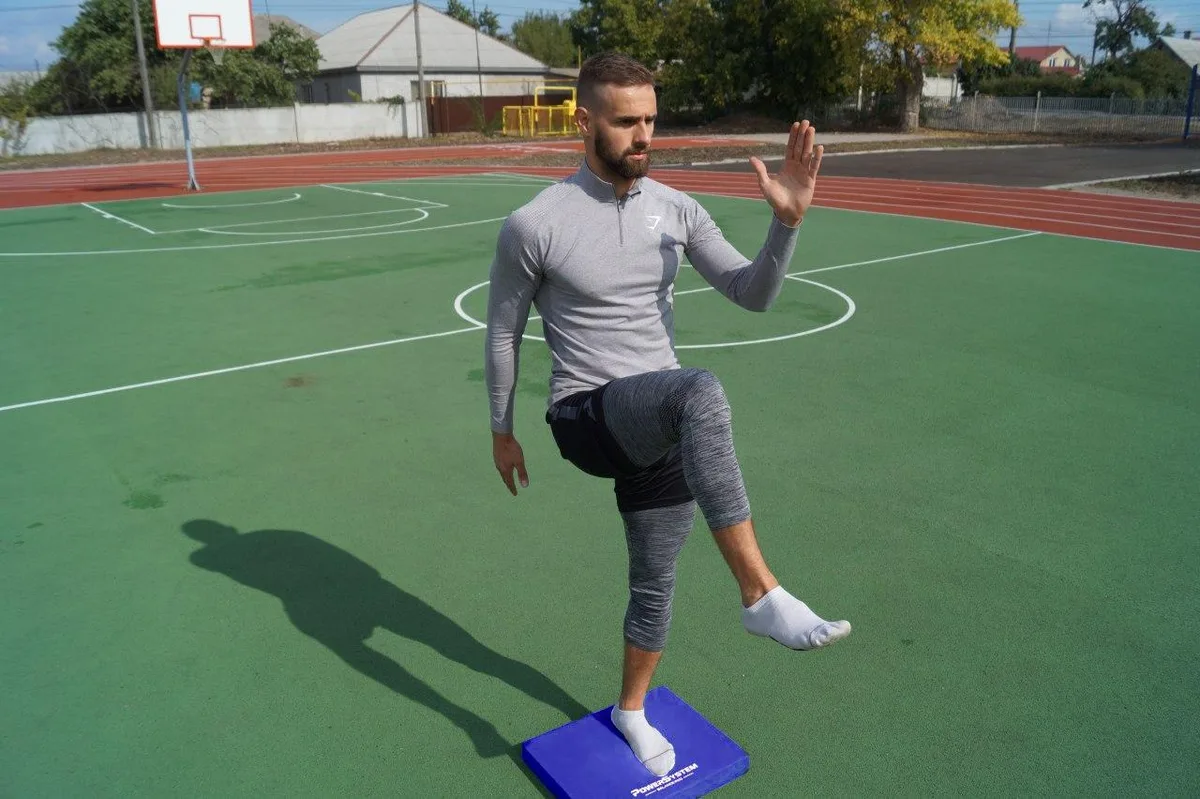 Мат балансувальний Active Point TPE 48х38х6 см Синій