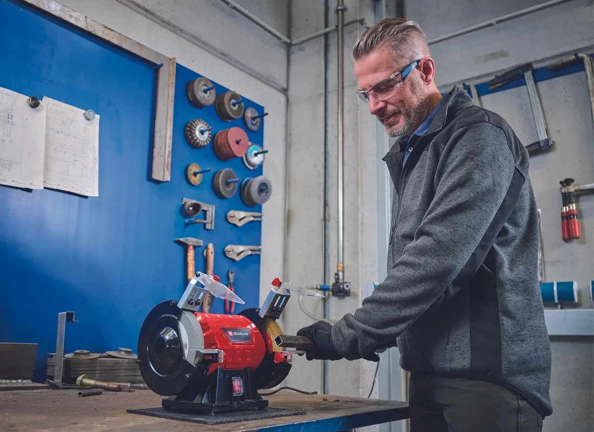 Дискова щітка Einhell TC-BG 150B, діаметр 150 мм, вага 0.4 кг.