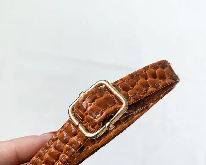 Женская лаковая мини сумочка экокожа 22х14х7 см коричневая