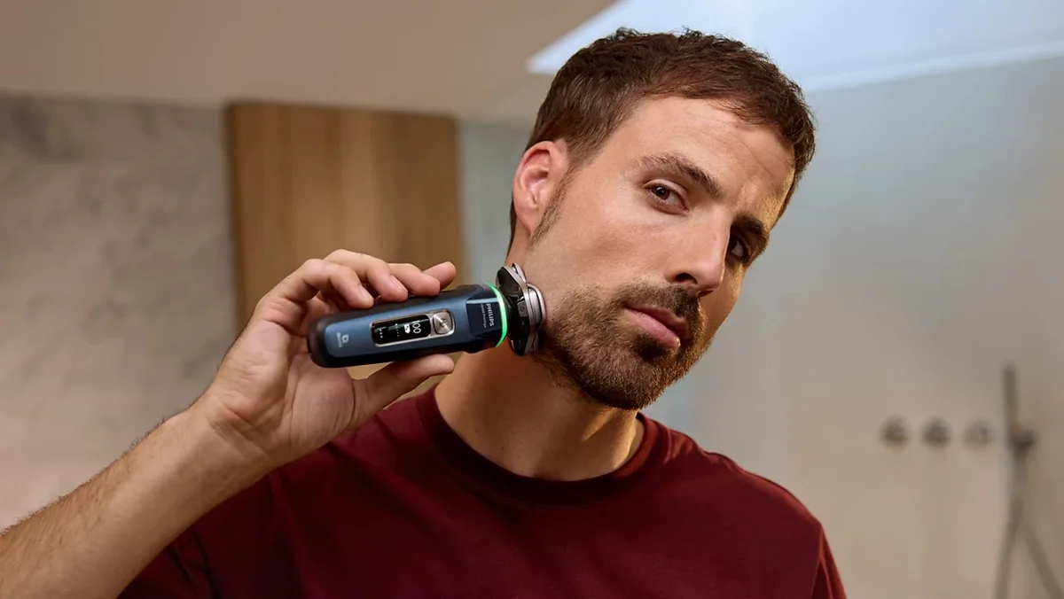 Электрическая бритва Philips Series i9000 Prestige SkinIQ, 3 бритвенные головки, Li-Ion, сухое и влажное бритье, индикатор заряда