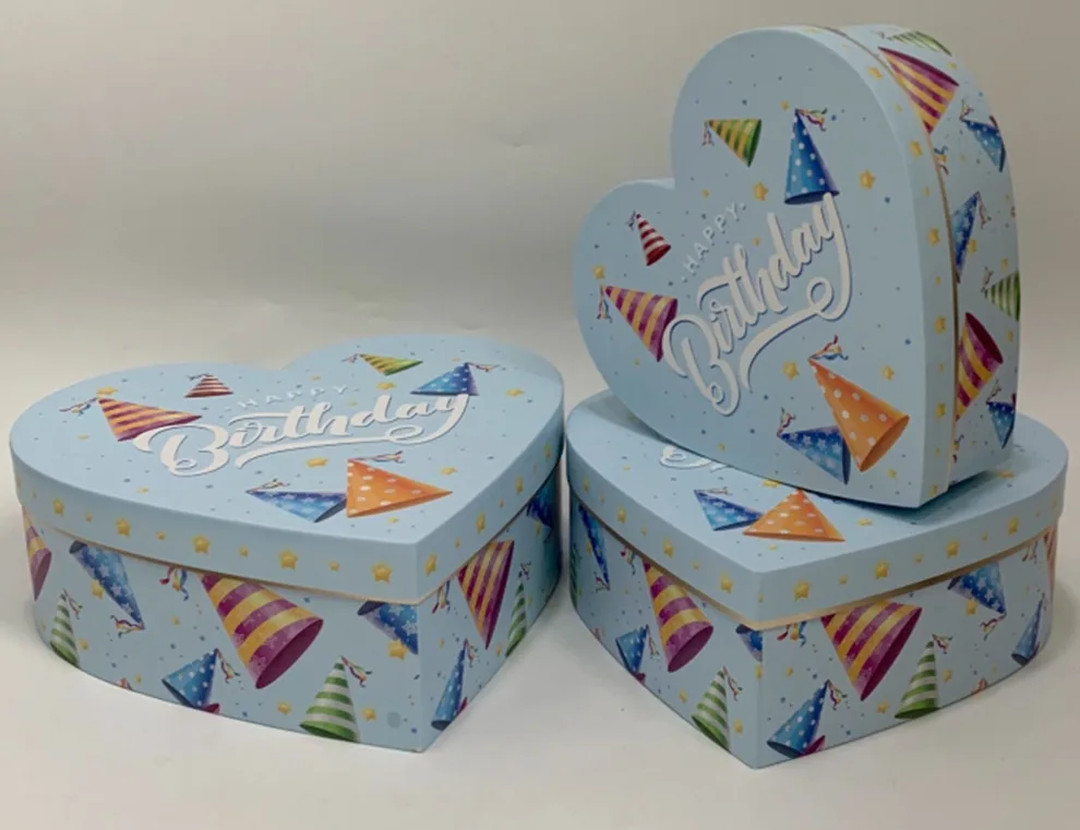 Подарункові коробки UFO Картон 3 шт 33x32x11,5 см 29x28x10,5 см 26x25x9,5 см Серце