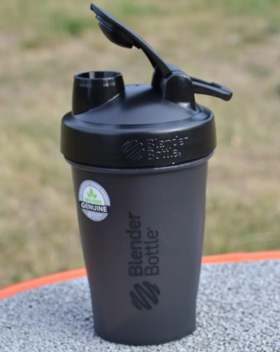 Шейкер спортивний BlenderBottle Tritan 590 мл Чорний