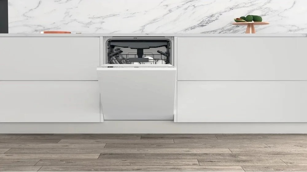 Вбудована посудомийна машина Whirlpool на 14 комплектів, клас енергоефективності A+++, ширина 60 см, з дисплеєм та третім кошиком,