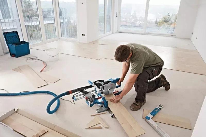 Торцювальна пила Bosch Professional GCM 8 SJL 1600Вт, диск 216мм, вага 17.3кг.