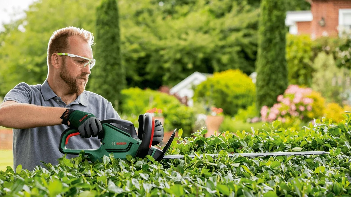 Кущоріз Bosch електричний 50 см 480 Вт 26 мм зелений