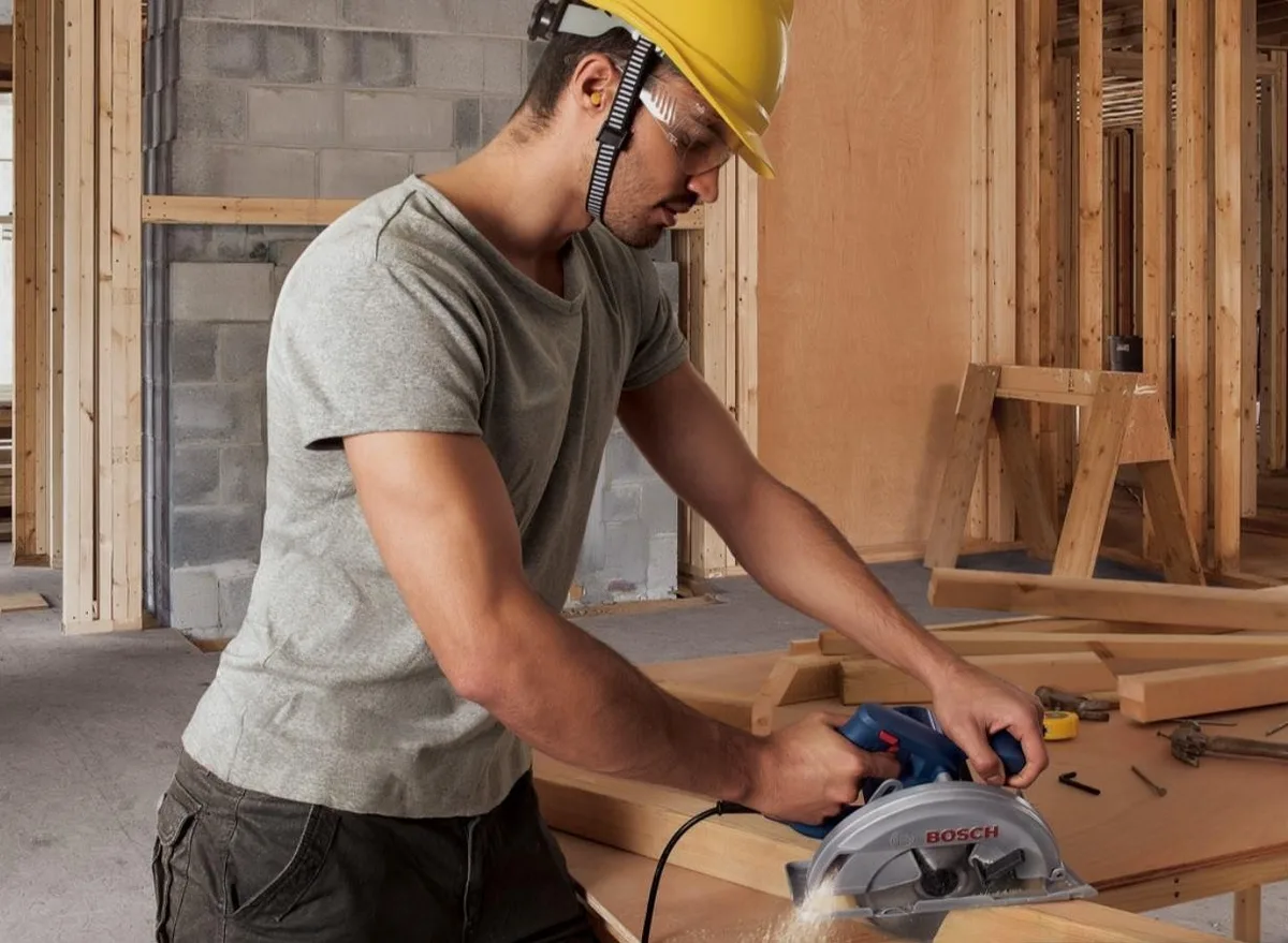 Дискова пила Bosch Professional GKS 140, 1400 Вт, 184 мм, 3.7 кг, 20 мм + пиляльний диск Eco для дерева.