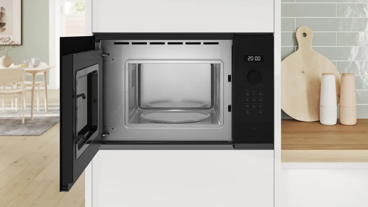 Микроволновая печь Bosch встроенная 20л 800Вт черная нержавеющая сталь