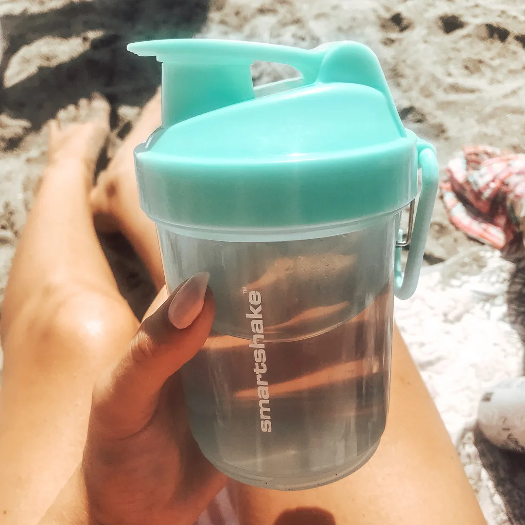 Шейкер спортивний SmartShake 600 мл зелений пластик 3 відсіки