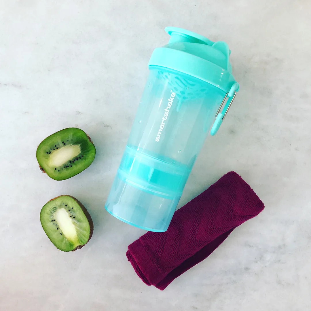 Шейкер спортивний SmartShake 600 мл зелений пластик 3 відсіки