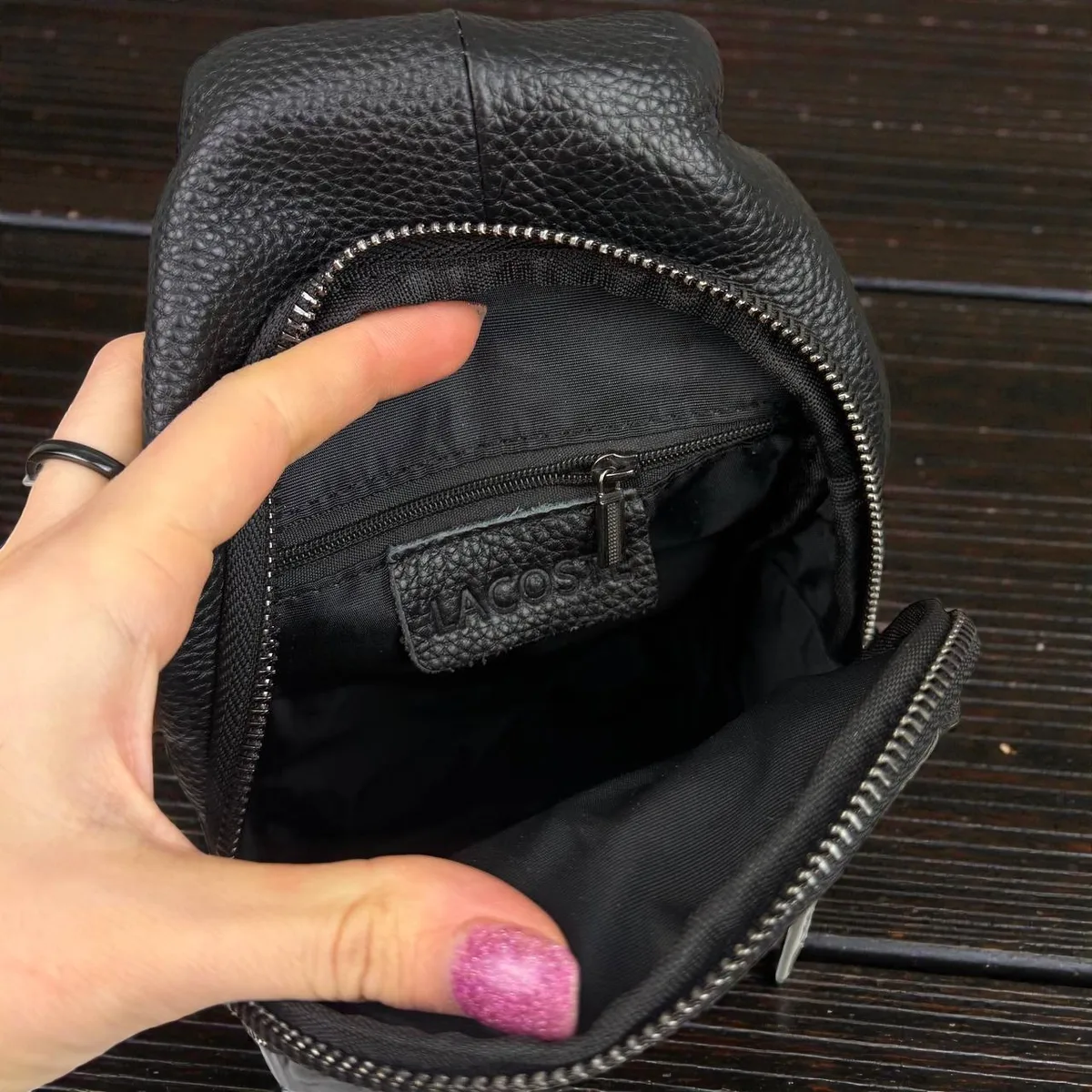 Чоловіча шкіряна сумка-бананка Lacoste 28x15x5 см натуральна шкіра чорна