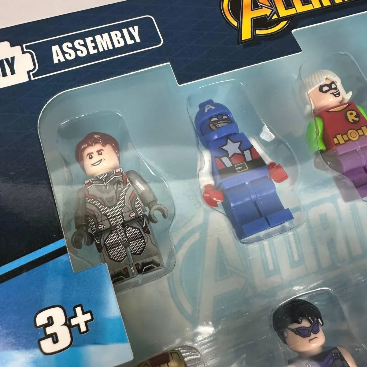 Фігурки лего Marvel 12 штук пластик 26х18х4 см різні кольори