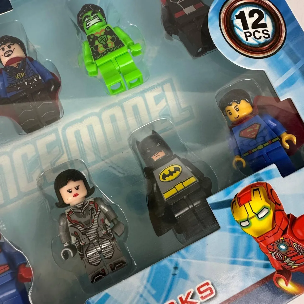 Фігурки лего Marvel 12 штук пластик 26х18х4 см різні кольори