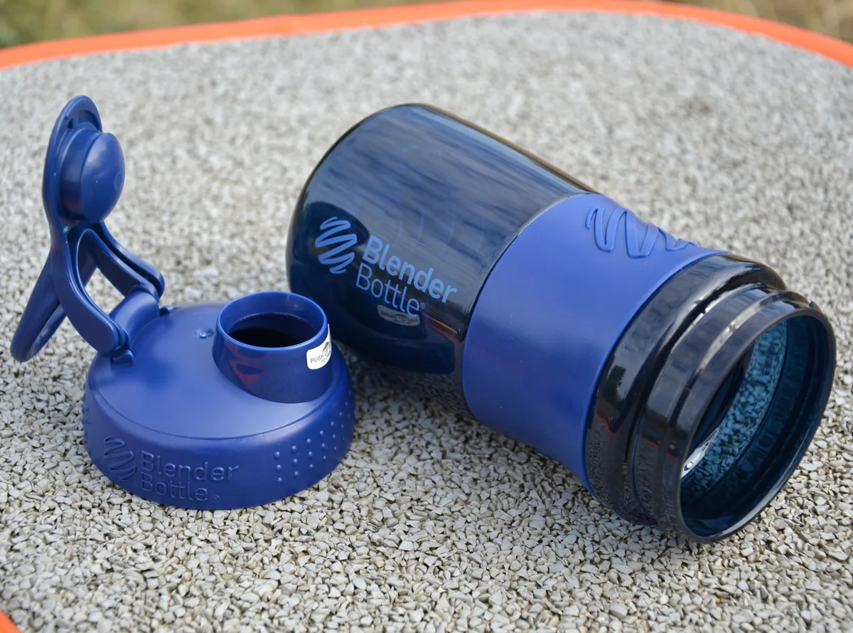 Шейкер BlenderBottle Tritan 590 мл Синій