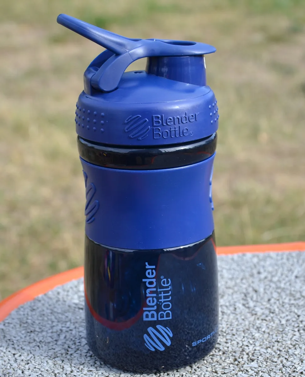 Шейкер BlenderBottle Tritan 590 мл Синій