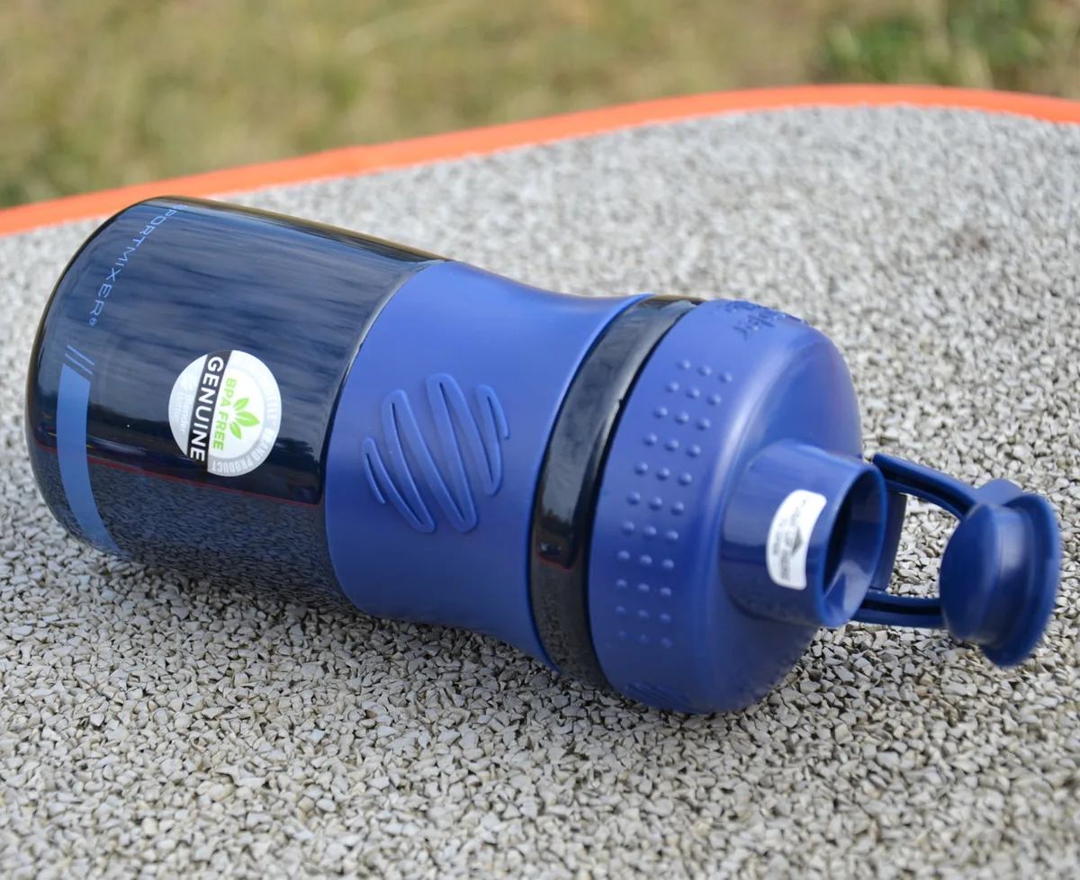 Шейкер BlenderBottle Tritan 590 мл Синій