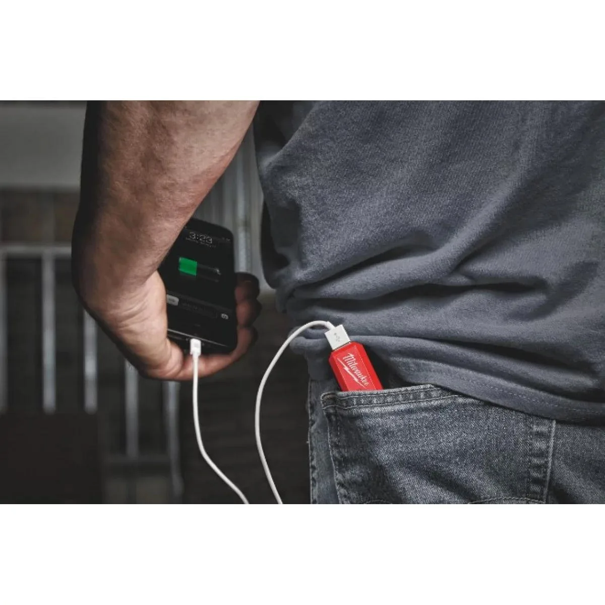 Акумулятор Milwaukee Redlithium USB L4 4 В 3 А·год 023 кг