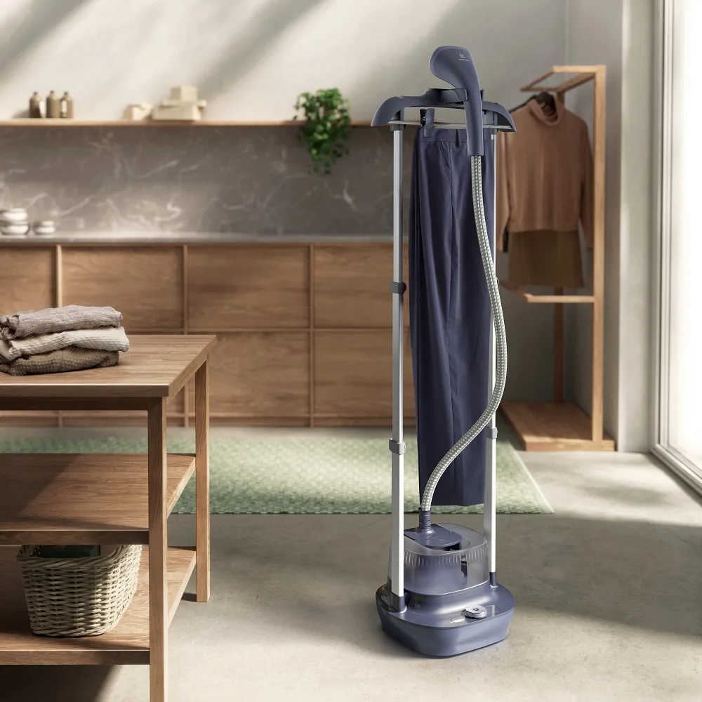 Відпарювач Electrolux 1800 Вт керамічна підошва 2500 мл чорний